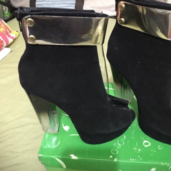 Steve Madden booties. Sizes 7 and 7.5 - Picture 1 of 3